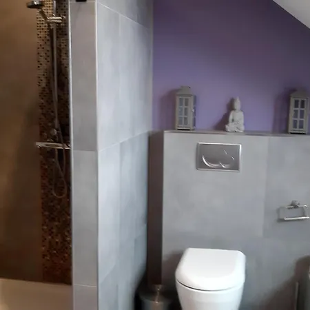 Mit 5 Einzelzimmern Apartmán